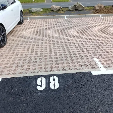 Vue Sur & Le Port De *