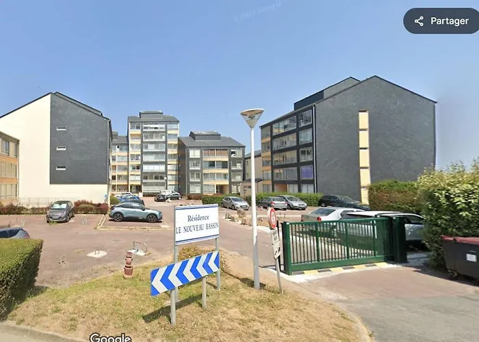 Vue Sur & Le Port De * Courseulles-sur-Mer