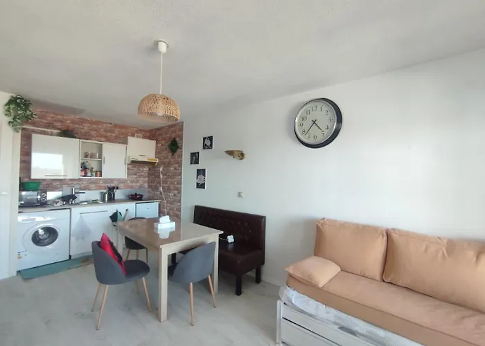 Vue Sur & Le Port De Daire