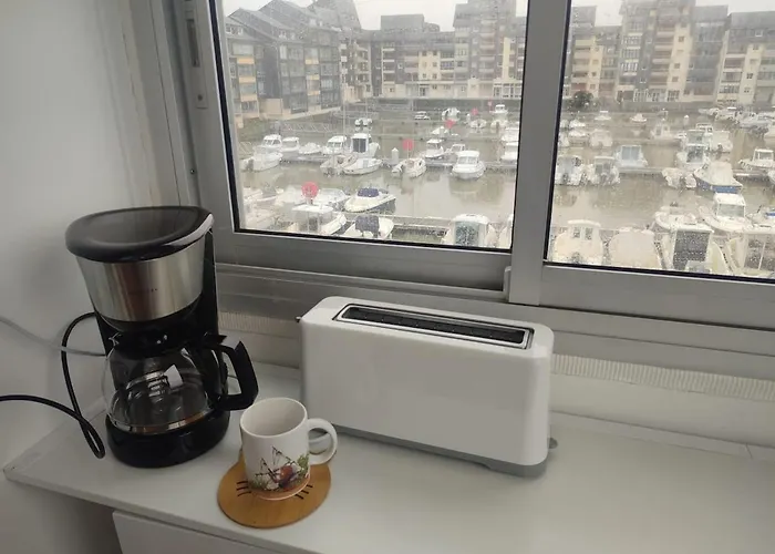 Vue Sur & Le Port De * Courseulles-sur-Mer